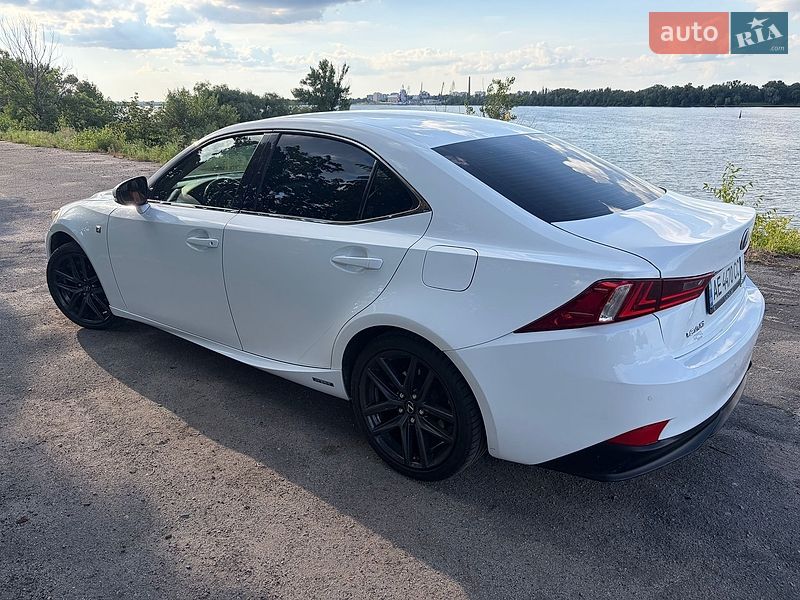 Седан Lexus IS 2013 в Днепре