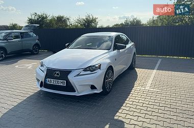 Седан Lexus IS 2016 в Виннице