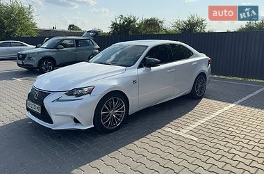 Седан Lexus IS 2016 в Виннице