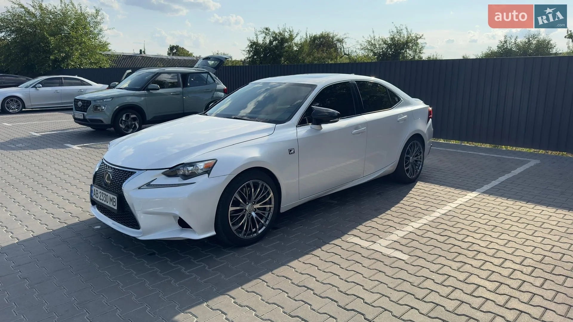 2016 Lexus IS - мініатюра 4