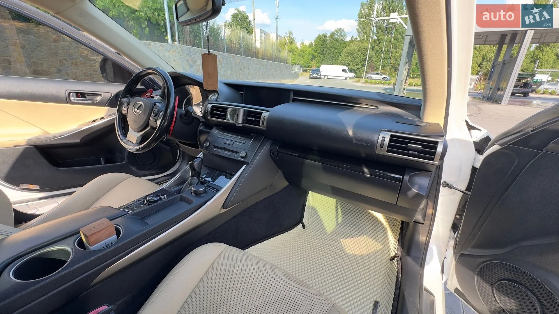 2016 Lexus IS - мініатюра 23