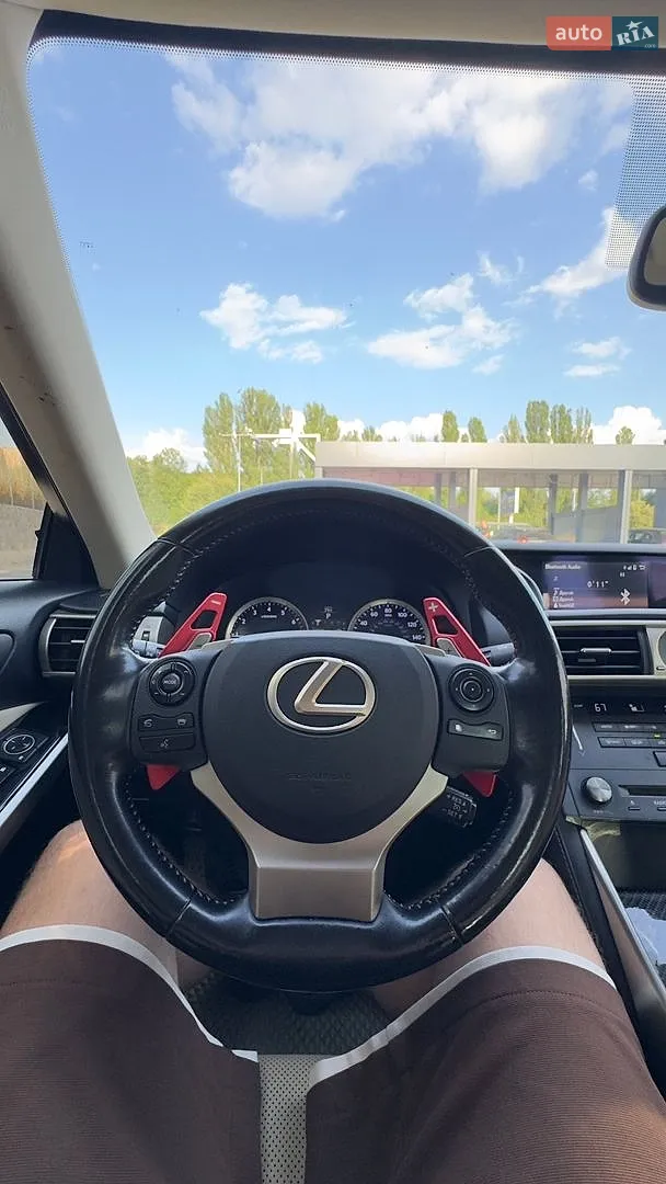 2016 Lexus IS - мініатюра 27