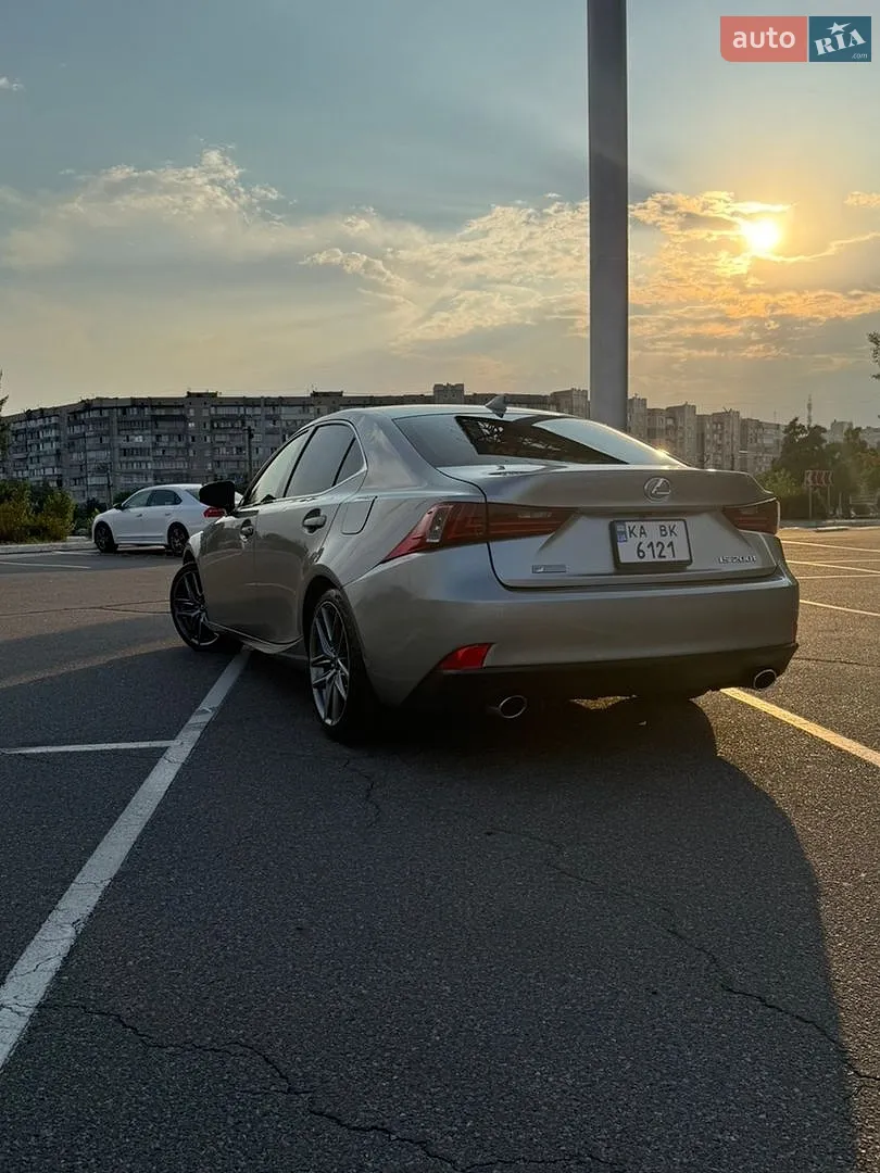 2016 Lexus IS - мініатюра 4