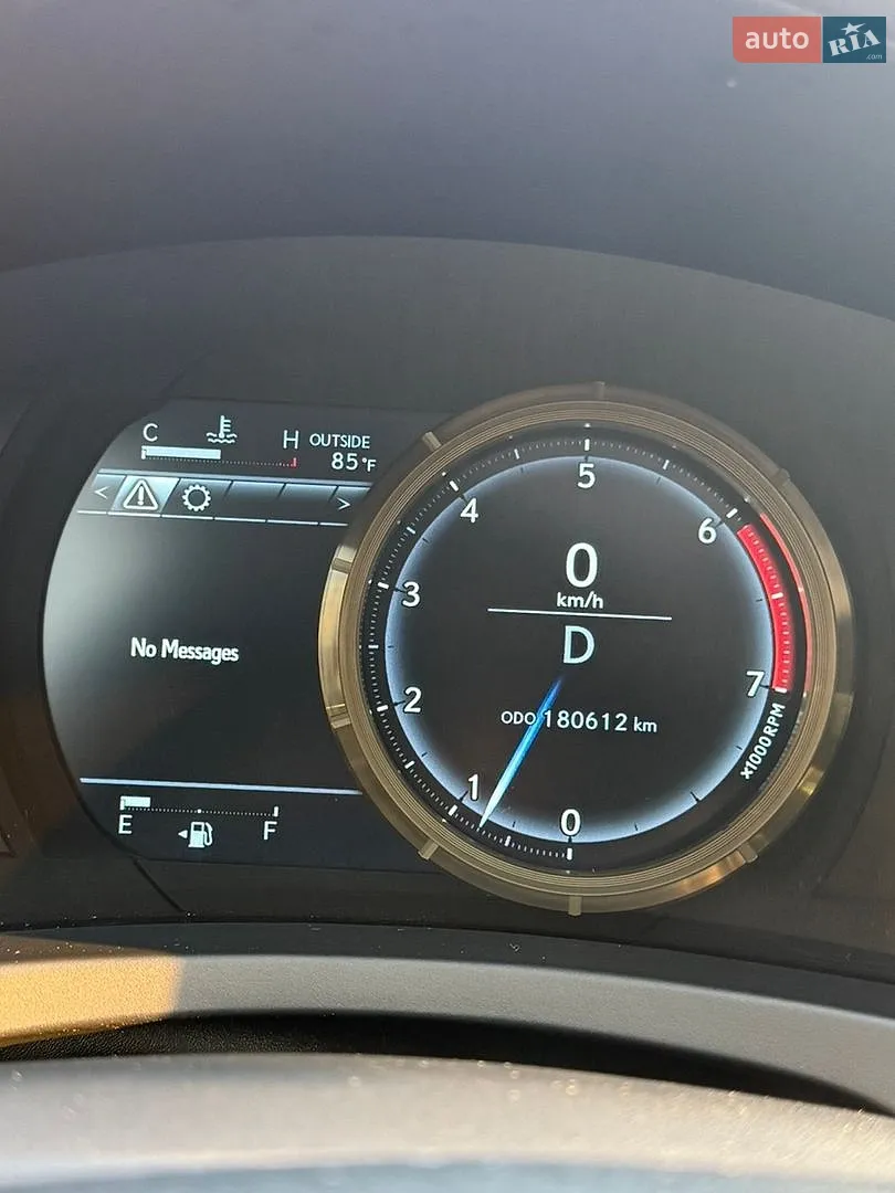 2016 Lexus IS - мініатюра 9