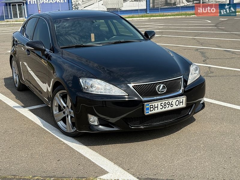 Lexus IS 2012