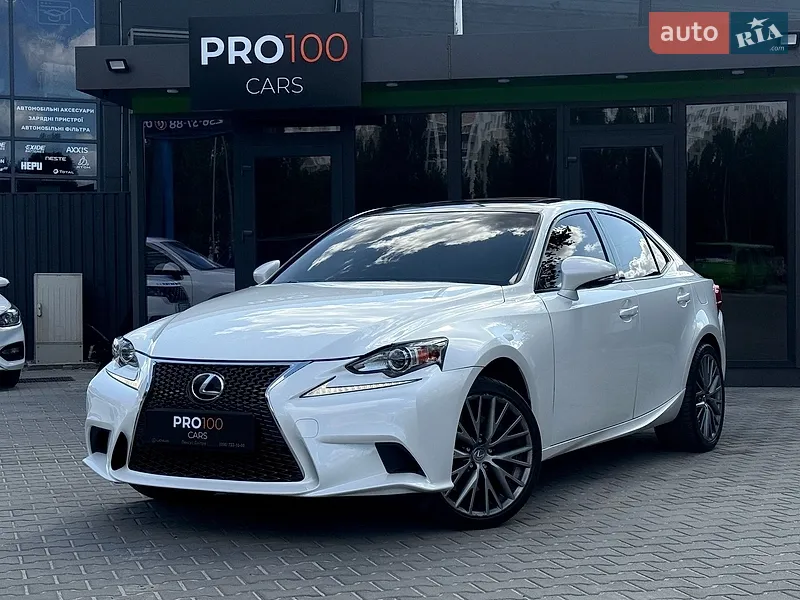 Lexus IS