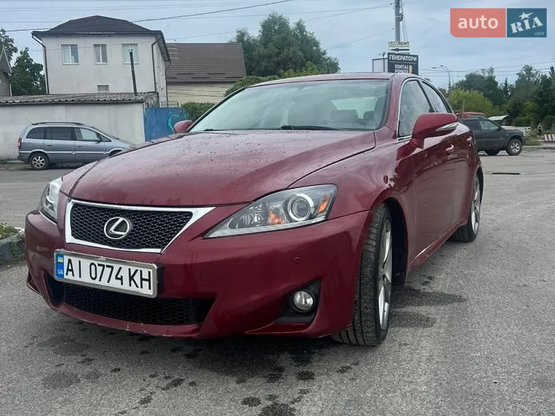 Lexus IS
