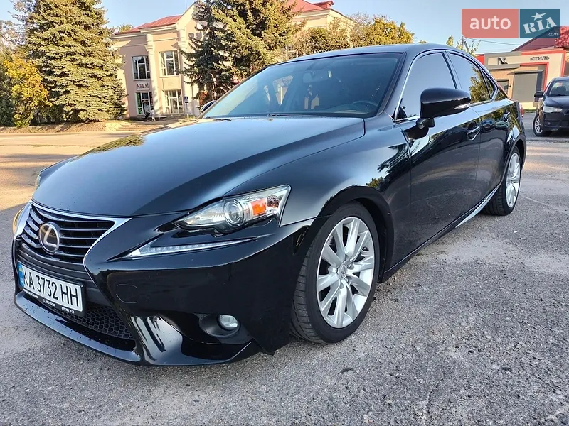 Lexus IS 2016