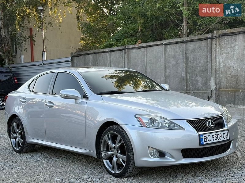 Седан Lexus IS 2010 в Черновцах