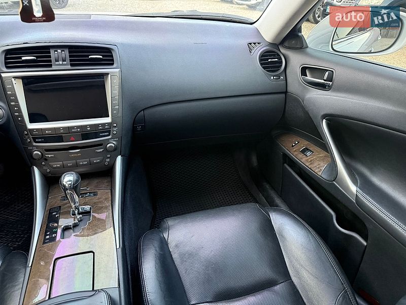 Седан Lexus IS 2010 в Черновцах