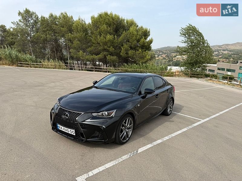Lexus IS, photos from the listing