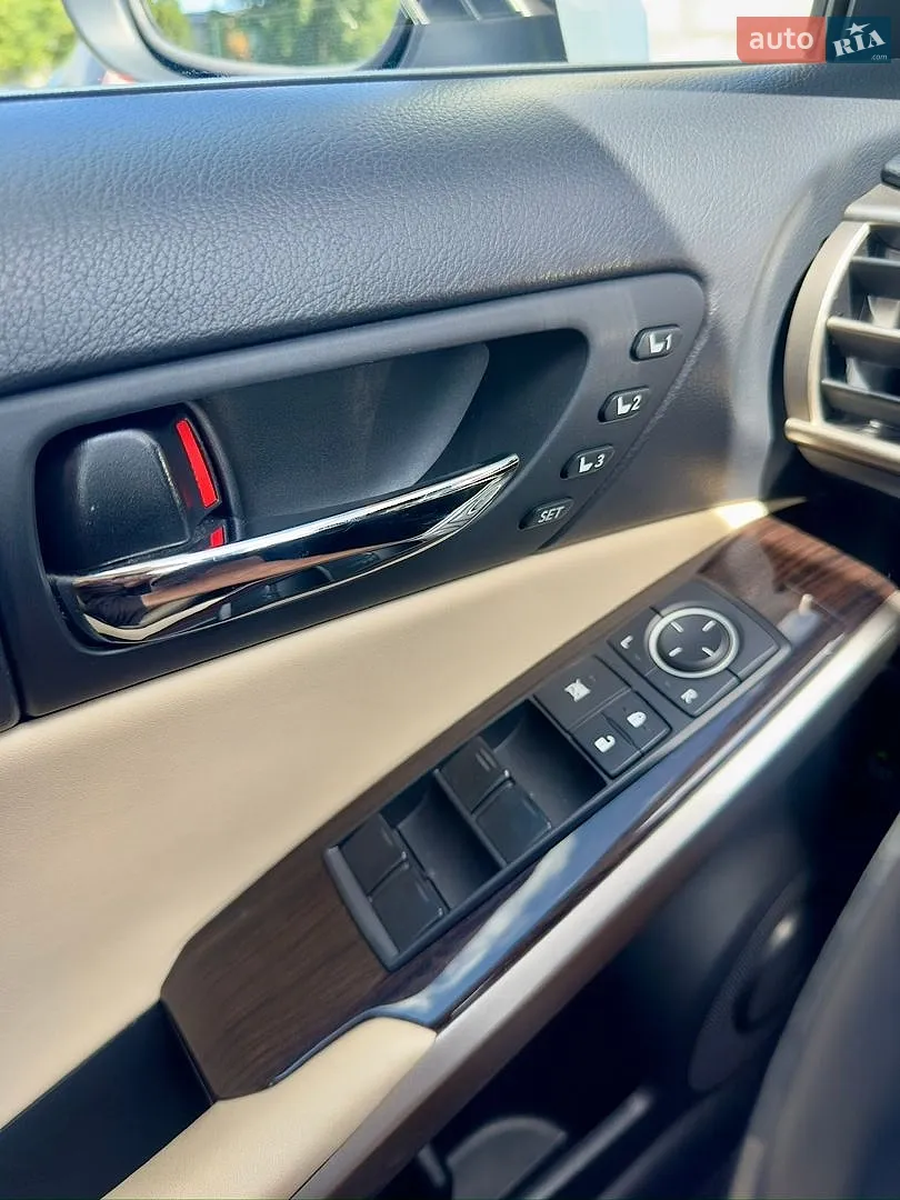 2015 Lexus IS - мініатюра 28