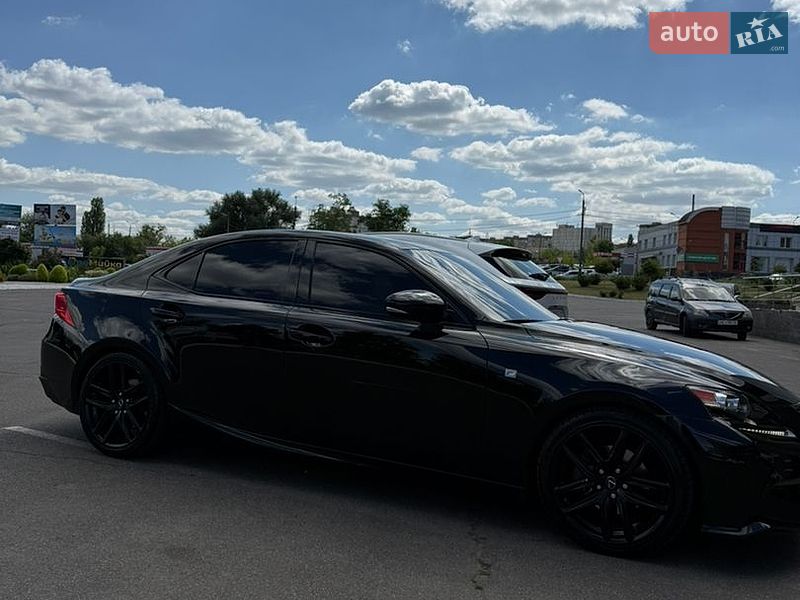 Седан Lexus IS 2015 в Кривому Розі