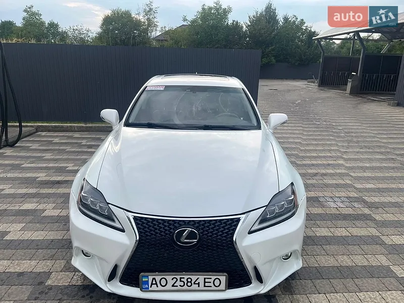 Lexus IS 2010