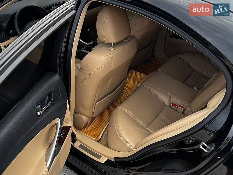 Седан Lexus IS 2006 в Тернополі