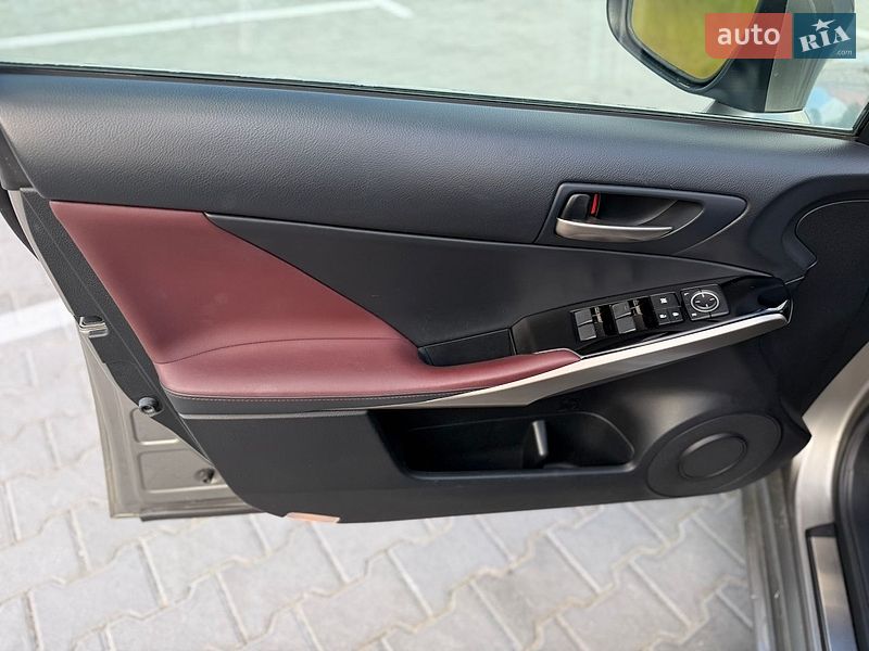 Седан Lexus IS 2018 в Хмельницькому
