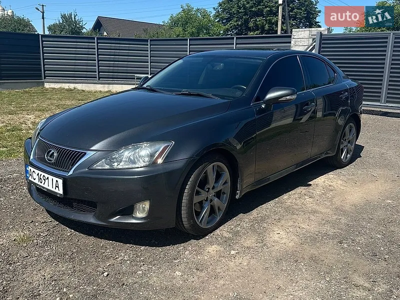 Lexus IS 2010
