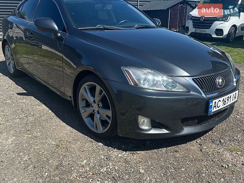 Седан Lexus IS 2010 в Володимирі
