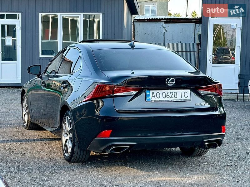 Седан Lexus IS 2020 в Ужгороде