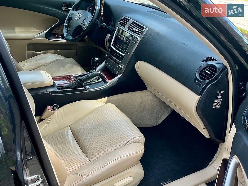 Седан Lexus IS 2008 в Славуте фото 15 Седан Lexus IS 2008 в Славуте