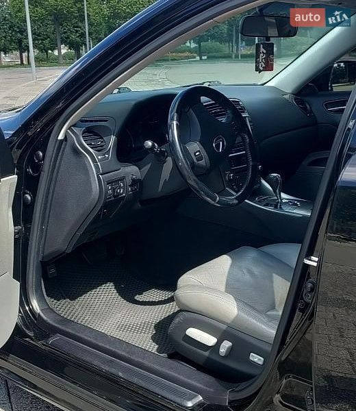 Седан Lexus IS 2007 в Киеве фото 10 Седан Lexus IS 2007 в Киеве