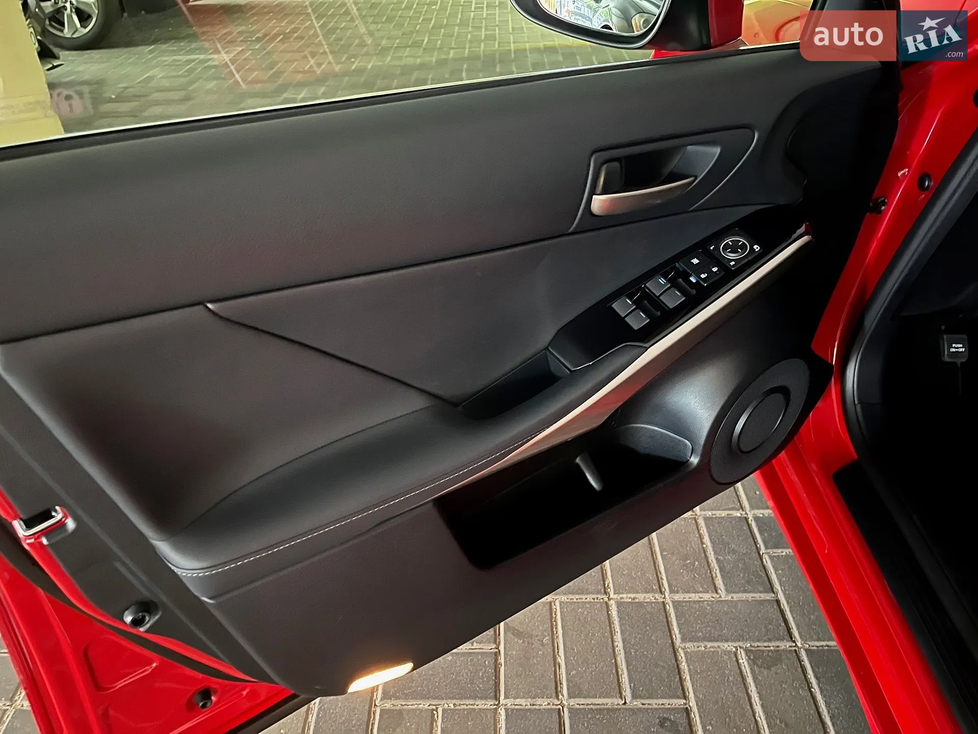 2017 Lexus IS - мініатюра 30