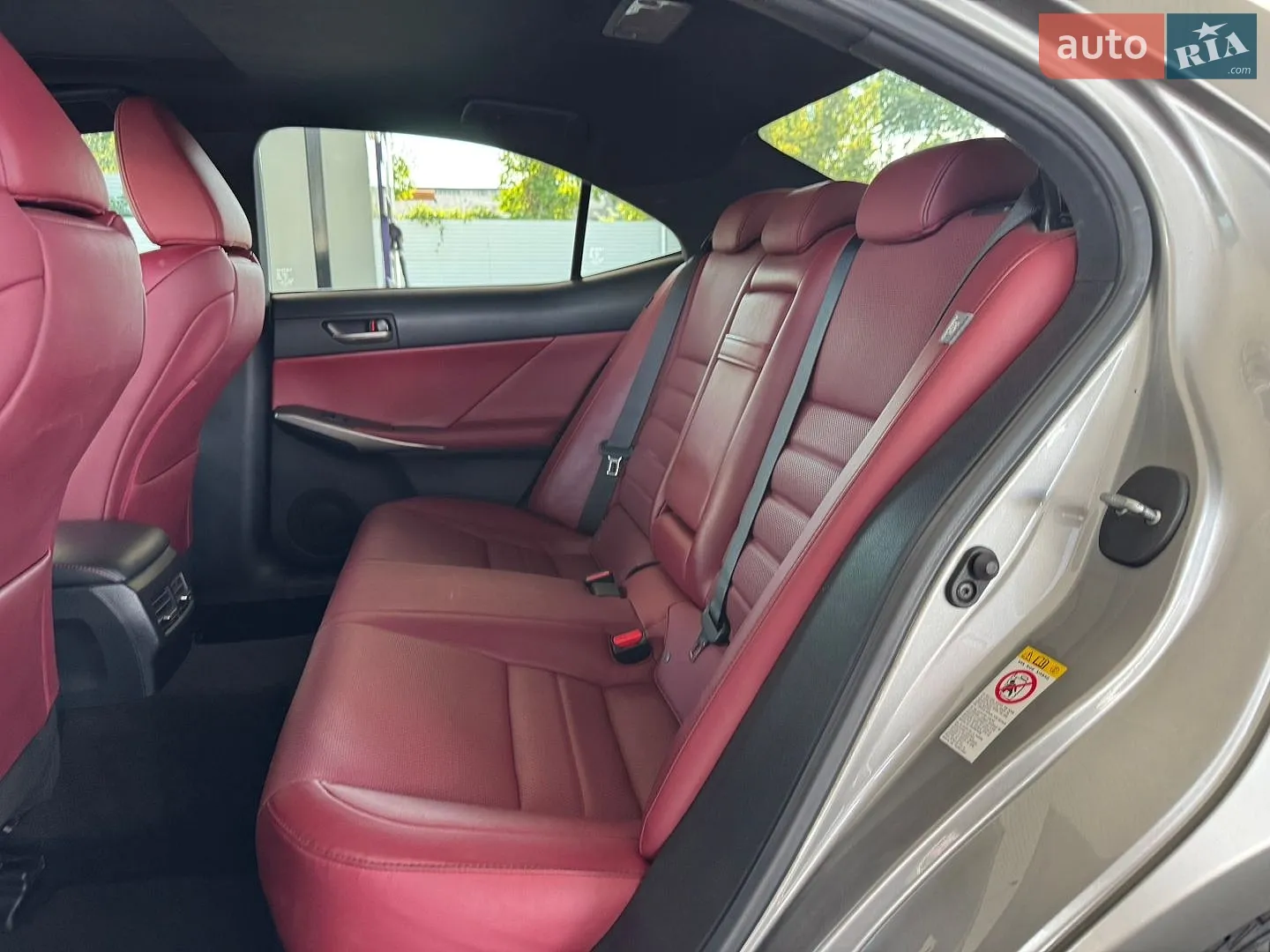 2018 Lexus IS - мініатюра 12