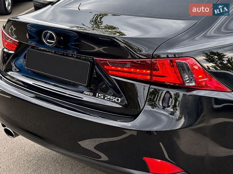 Седан Lexus IS 2014 в Києві