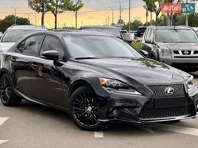 Седан Lexus IS 2014 в Києві