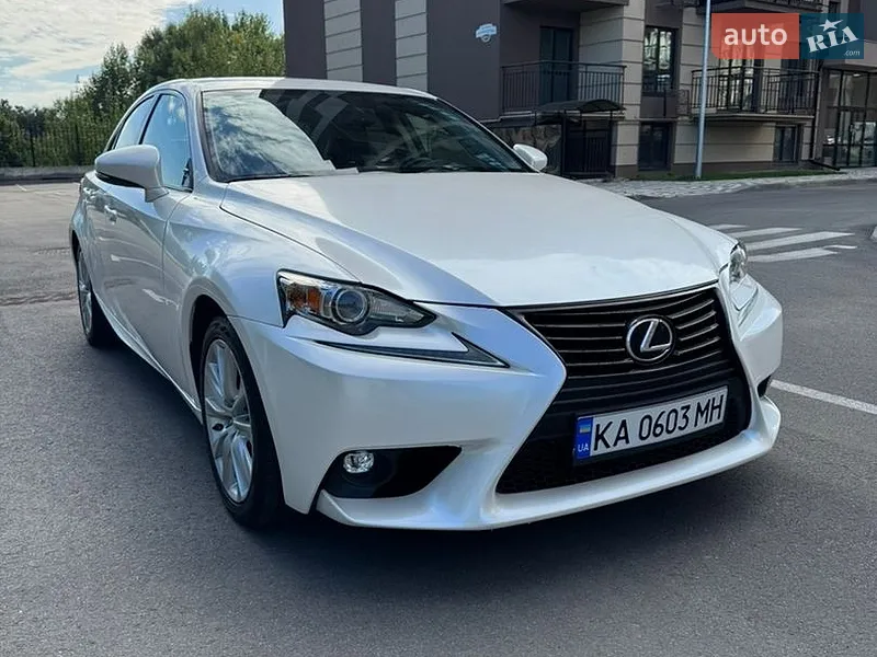 Lexus IS 2015