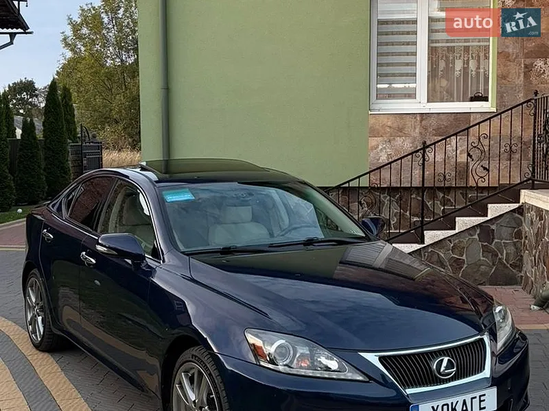Lexus IS 2010