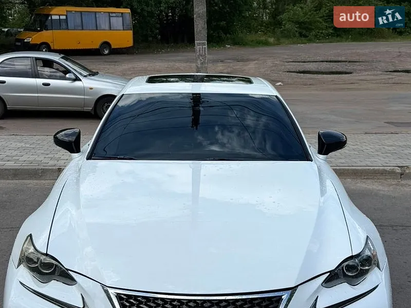 Lexus IS 2017