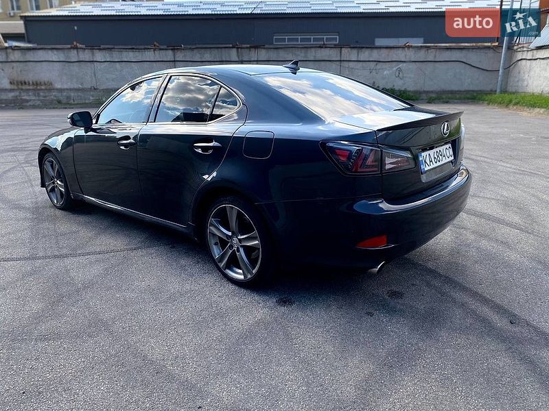 Седан Lexus IS 2011 в Киеве фото 5 Седан Lexus IS 2011 в Киеве