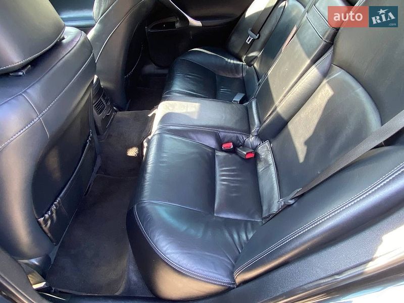 Седан Lexus IS 2011 в Киеве фото 17 Седан Lexus IS 2011 в Киеве
