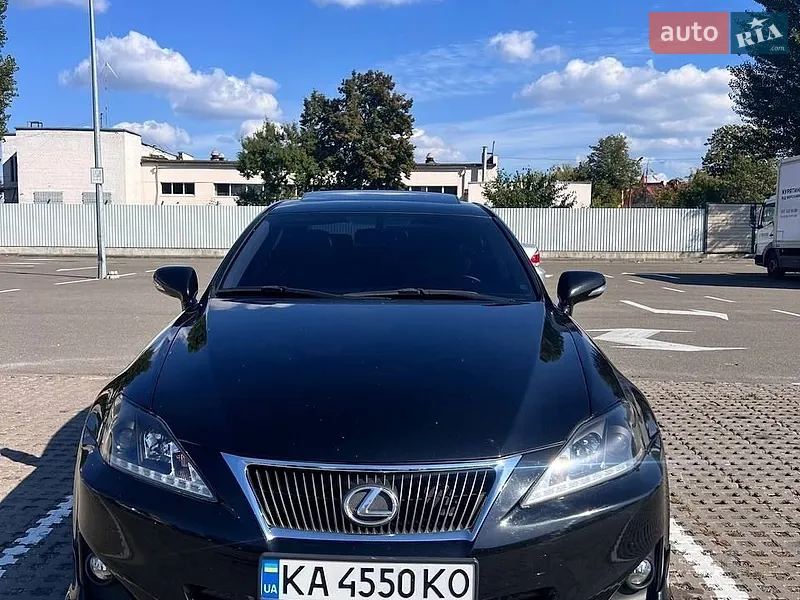 Lexus IS 2012