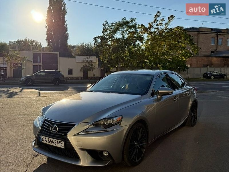 Lexus IS 2015