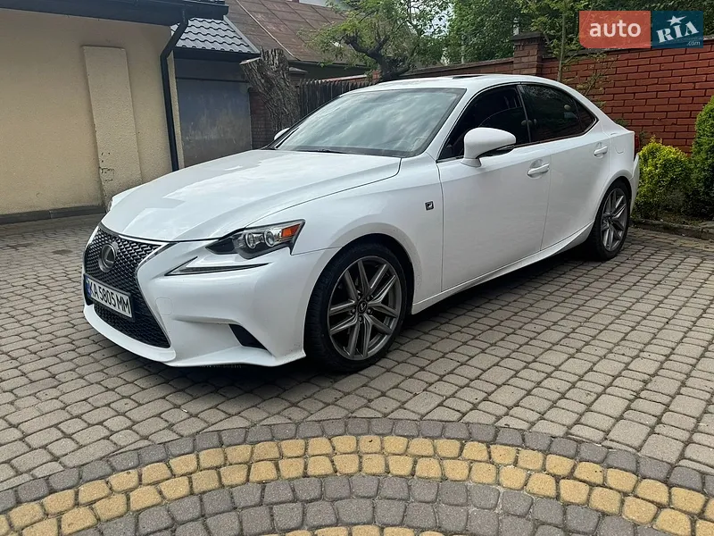 Lexus IS 2015
