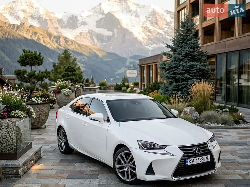 Lexus IS