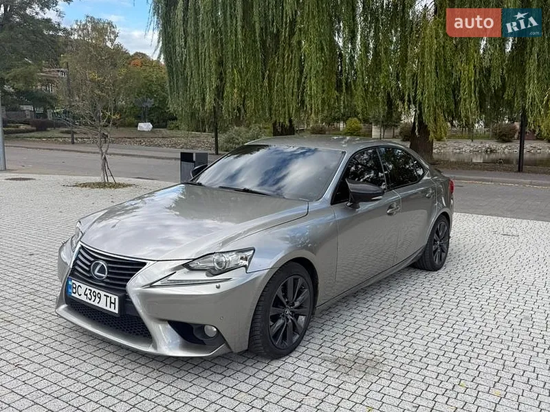 Lexus IS 2014