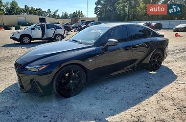 Lexus IS 2024