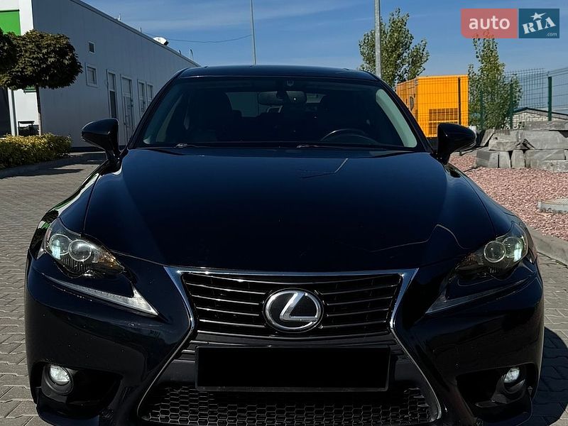 Lexus IS 2015