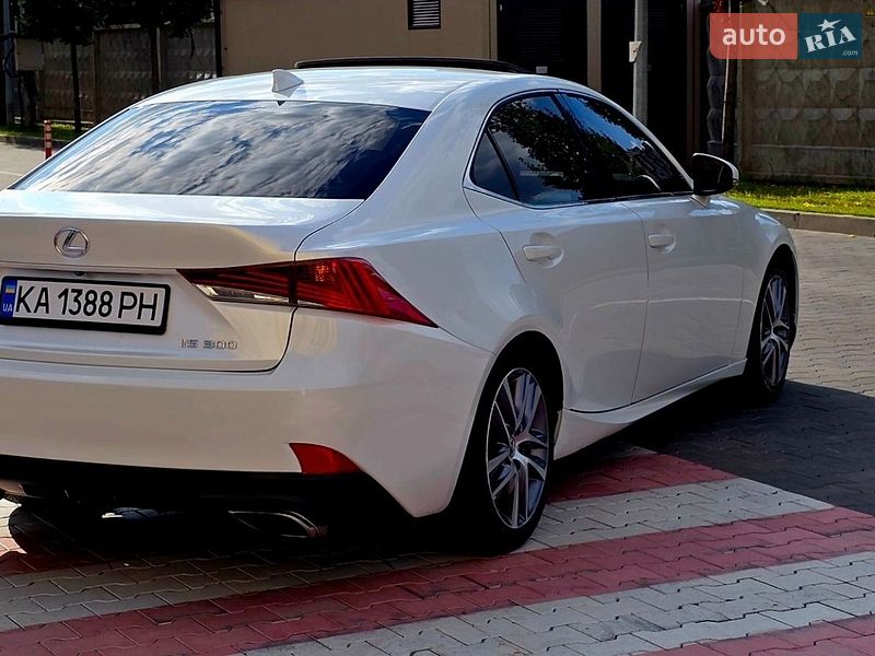 Седан Lexus IS 2017 в Києві
