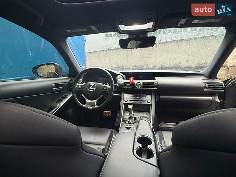 Седан Lexus IS 2017 в Борисполі
