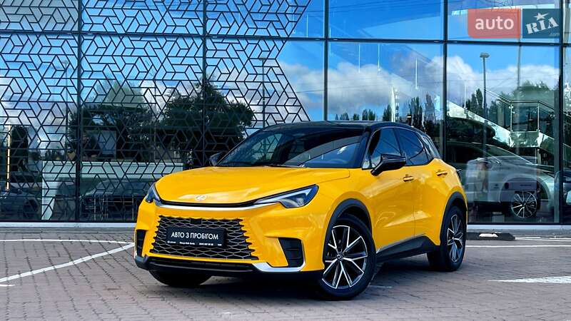 Lexus LBX 2023