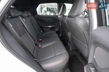 Внедорожник / Кроссовер Lexus LBX 2023 в 