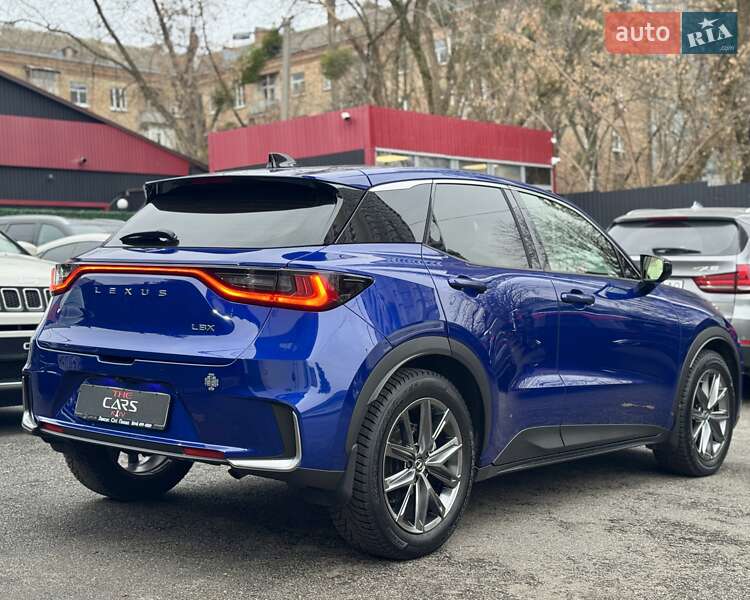 Позашляховик / Кросовер Lexus LBX 2023 в Києві