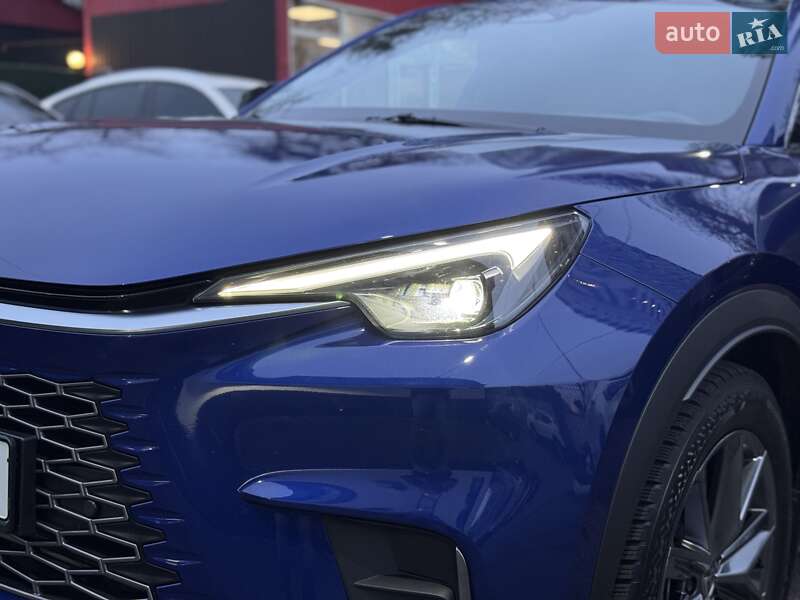 Позашляховик / Кросовер Lexus LBX 2023 в Києві