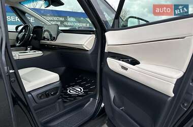 Мінівен Lexus LM 2024 в 