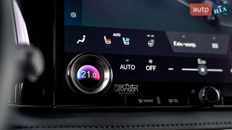 Мінівен Lexus LM 2024 в Львові