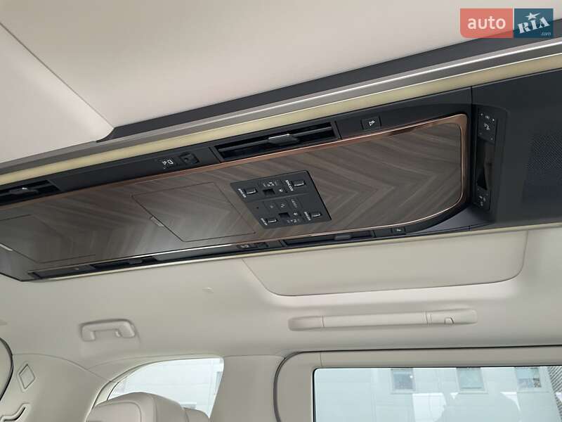 Мінівен Lexus LM 2025 в Одесі фото 16 Мінівен Lexus LM 2025 в Одесі